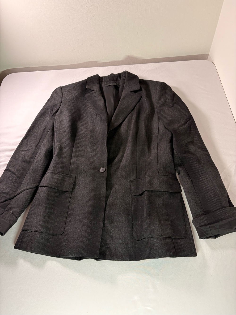 Elie Tahari Black Single-Button Notched Blazer